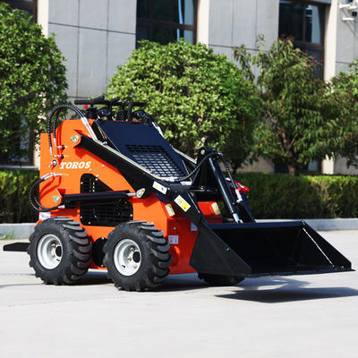890 kg Mini Compact Skid Steer Avec 0,15m2 Bucket Haute résistance