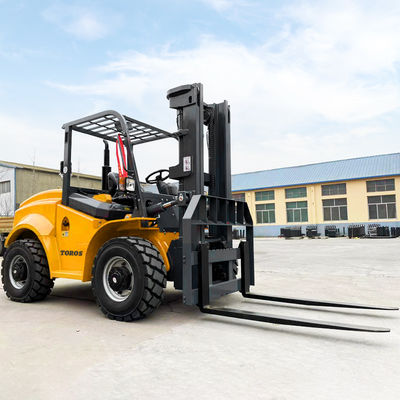 Chariot élévateur droit 4ton 5ton de mât de terrain accidenté certifié par l'EPA de haute résistance